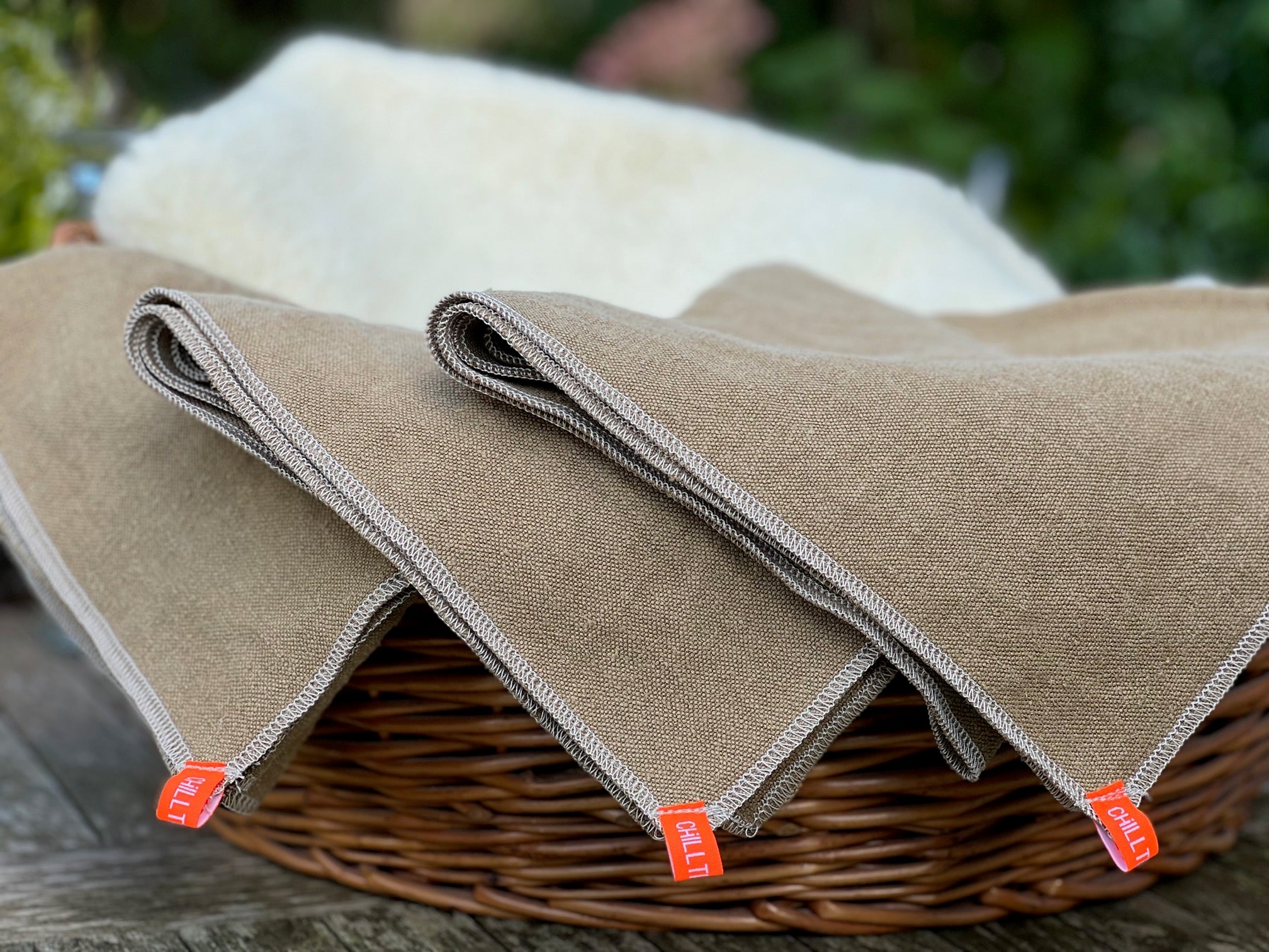 CHILL THE DOG Label auf Allzweckli Hundedecke für unterwegs aus 100 % Bio-Hanf