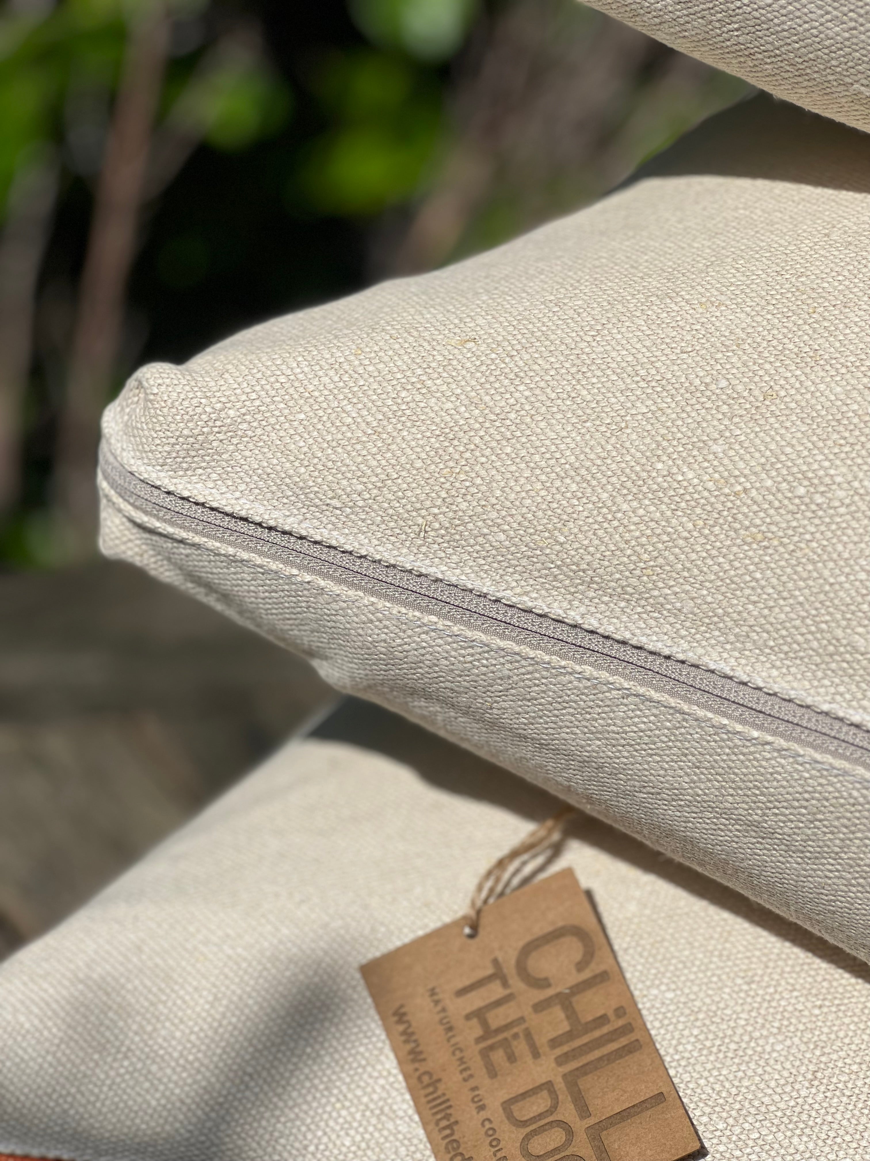 Orthopädisches Hundekissen – GOLS-zertifizierte Latexflocken bieten Ihrem Hund die perfekte Unterstützung.