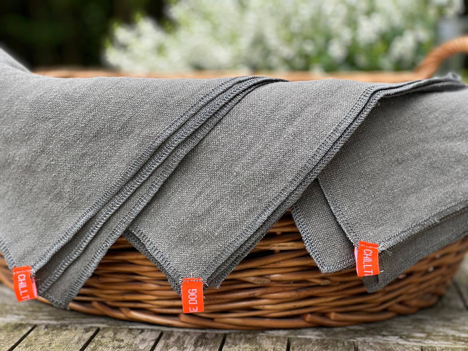 Hundedecke Allzweckli aus Bio-Hanf, waschbar bei 60 °C; robust und geruchsbindend – für Sofa, Auto und unterwegs